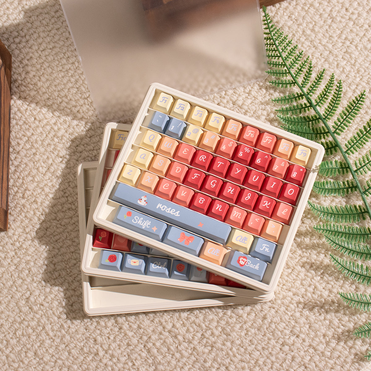AiFei Pink/Purple Transparent Mechanical Keyboard Keycap Storage Box